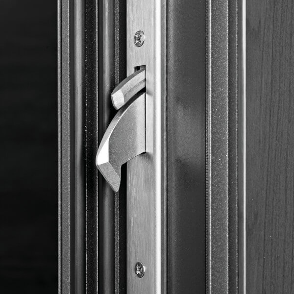 Key Me Mobile Locksmiths, 24/7 Service. No call‑out charges. Rapid emergency lockouts, burglary repairs, and smart security upgrades by vetted professionals. 07700 182 481